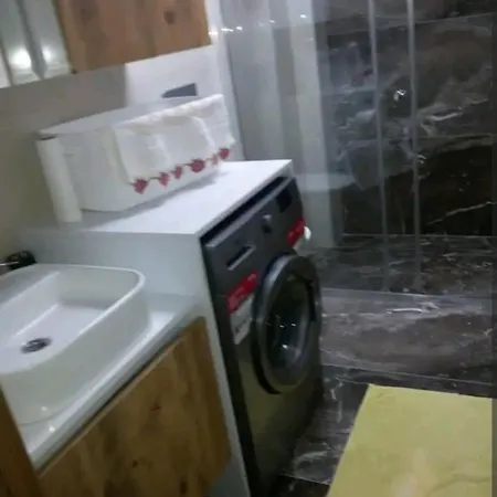 Kusadasi, Davutlar Mah. 1+1 Mobilyali Site Icinde Yazlik Kusadası