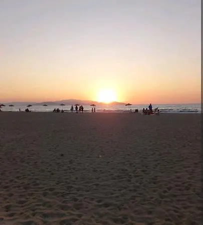 Kusadasi, Davutlar Mah. 1+1 Mobilyali Site Icinde Yazlik *