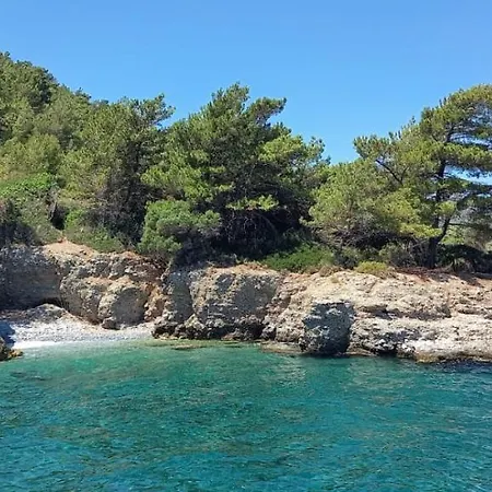 Kusadasi, Davutlar Mah. 1+1 Mobilyali Site Icinde Yazlik Apartament *