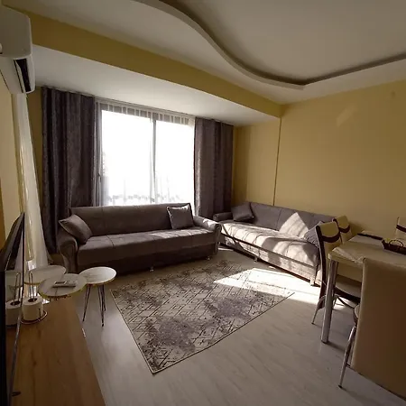 Kusadasi, Davutlar Mah. 1+1 Mobilyali Site Icinde Yazlik