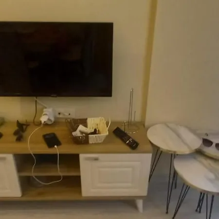 Daire Kusadasi, Davutlar Mah. 1+1 Mobilyali Site Icinde Yazlik *